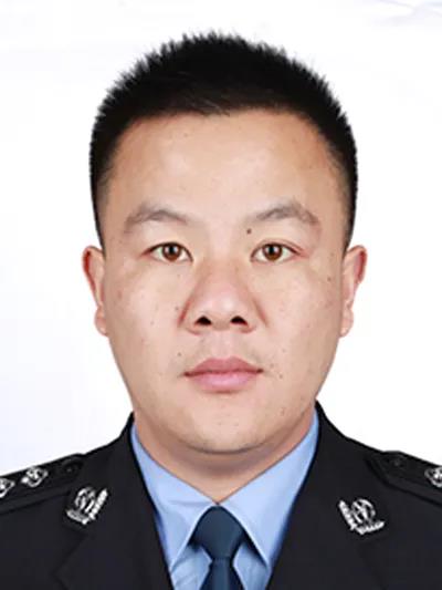 初心如磐恪尽职守勇于担当砥砺前行李伟
