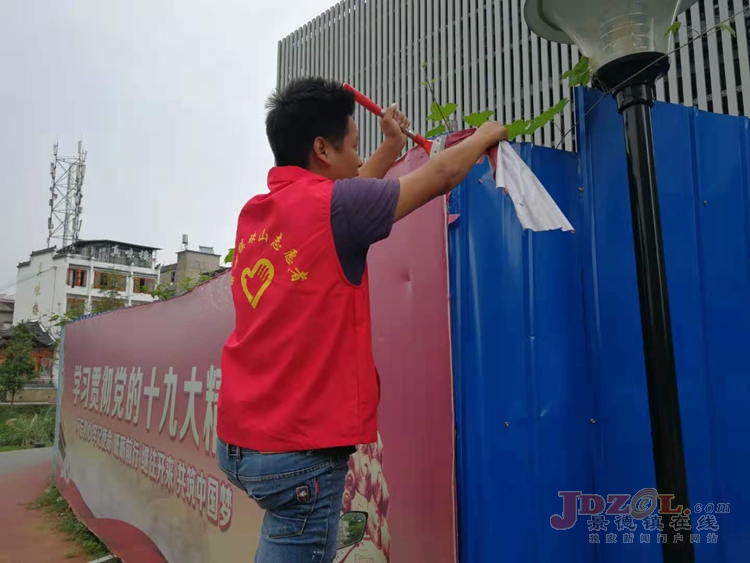 新厂社区开展志愿者活动巩固创建成果